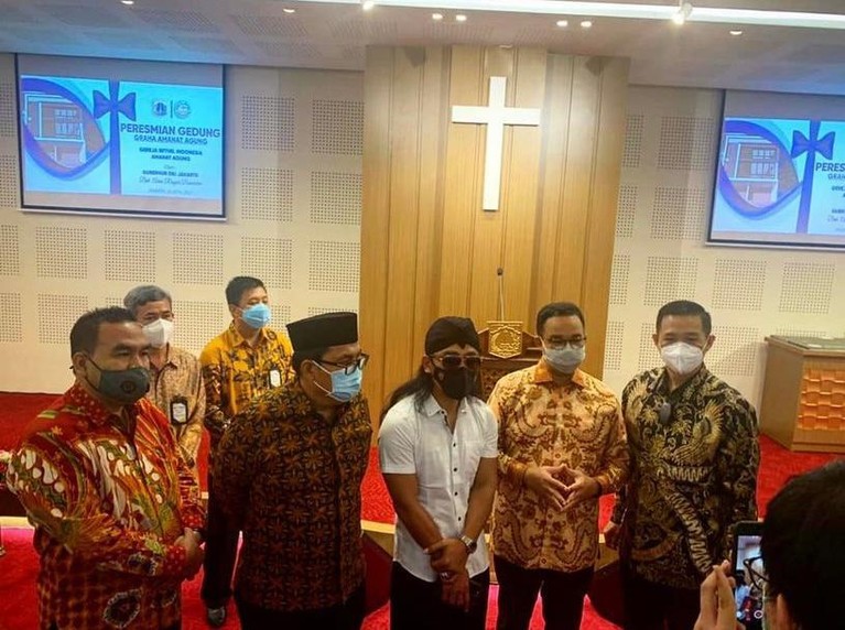 Gus Miftah Beredar video Gus Miftah saat beri ceramah di Gereja Bethel, Gereja Karismatik di Indonesia. Yuk kita intip penampakannya!