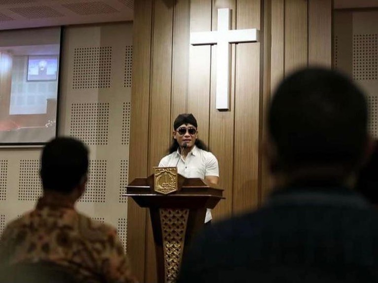 Beredar video Gus Miftah saat beri ceramah di Gereja Bethel, Gereja Karismatik di Indonesia. Yuk kita intip penampakannya!