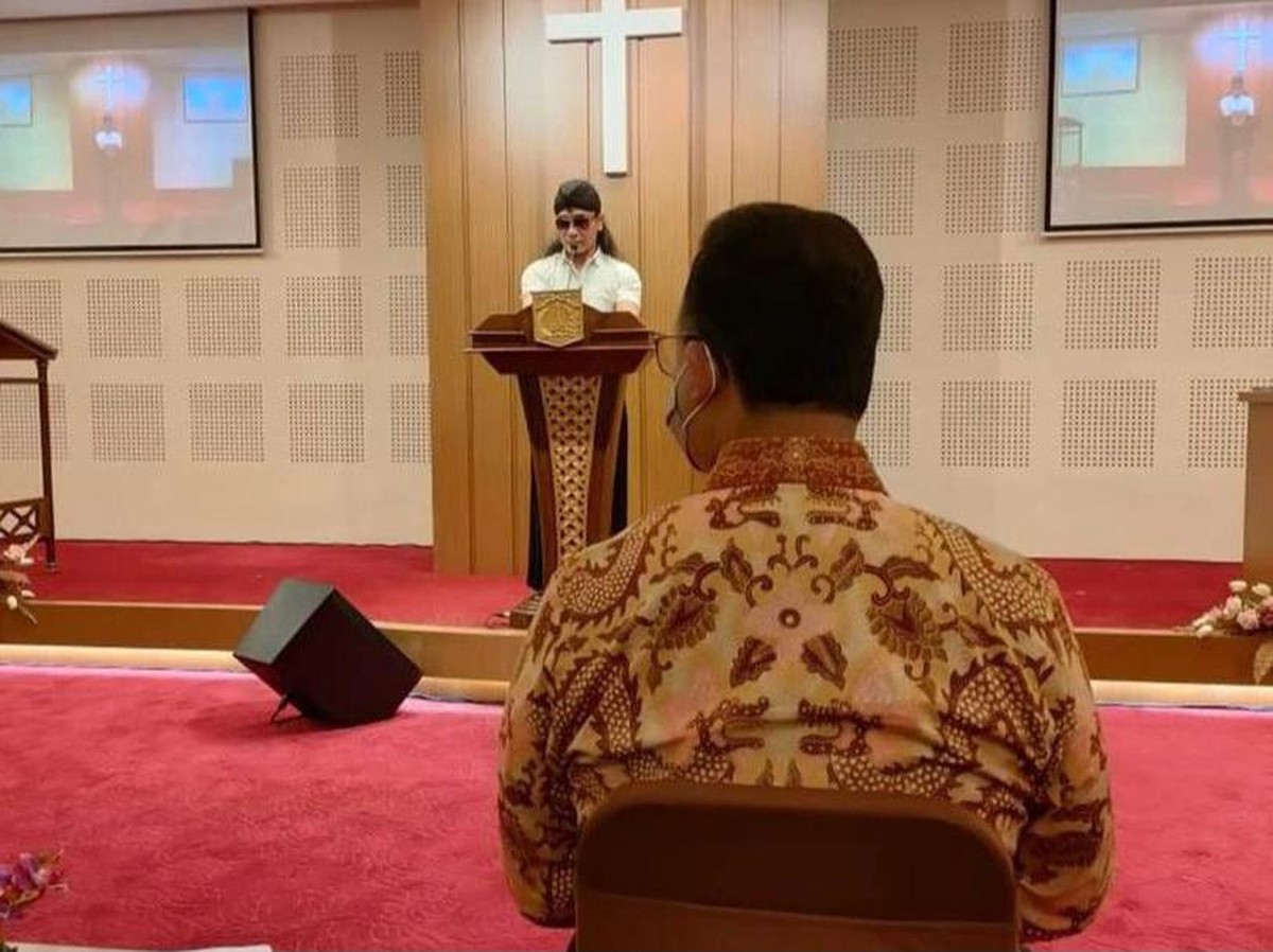 Beredar video Gus Miftah saat beri ceramah di Gereja Bethel&comma; Gereja Karismatik di Indonesia&period; Yuk kita intip penampakannya&excl;