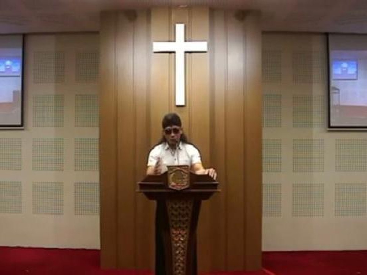 Beredar video Gus Miftah saat beri ceramah di Gereja Bethel&comma; Gereja Karismatik di Indonesia&period; Yuk kita intip penampakannya&excl;