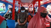 FOTO : Riuh Pelabuhan Sungai Jelang Mudik Lokal Dilarang Pemerintah pusat mengimbau kepada masing-masing daerah untuk satu narasi melarang mudik baik nasional maupun lokal jelang libur Idulfitri 2021.
