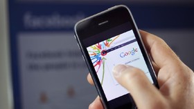 Apple Larang Pengguna iPhone Pakai Google Chrome, Apa Alasannya?
