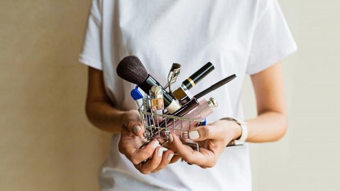 Agar Tidak Jadi Sampah, Berikut Cara Daur Ulang Produk Makeup dengan Benar!