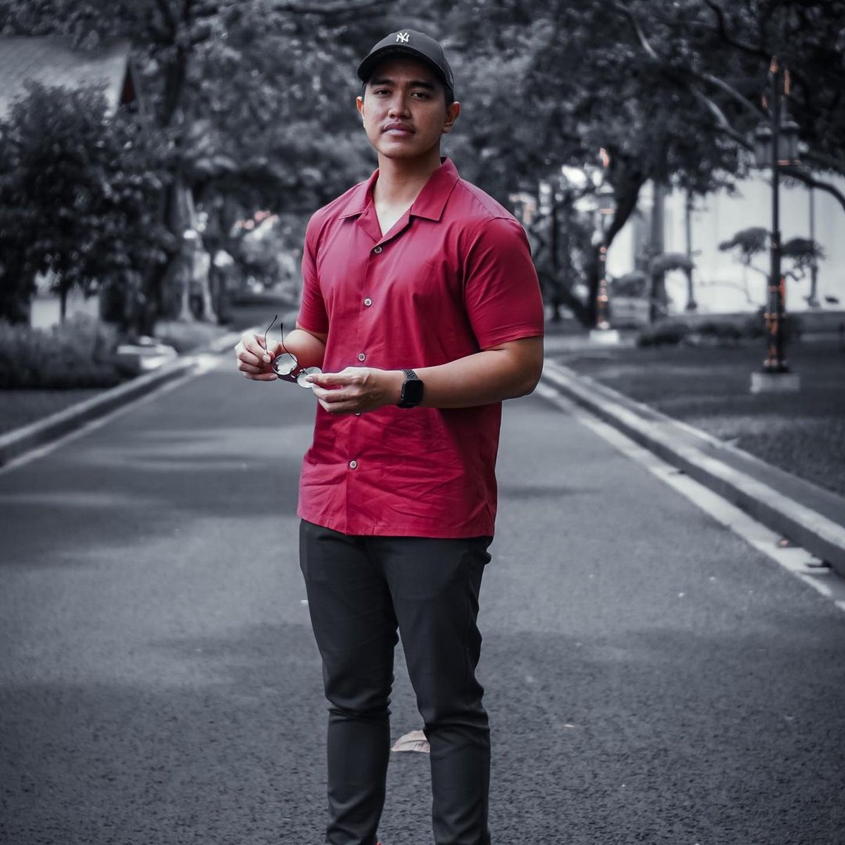 Putra bungsu Presiden Jokowi&comma; Kaesang Pangarep kerap mencuri perhatian karena kisah cintanya&period; Yuk kita lihat potret Kaesang&excl;