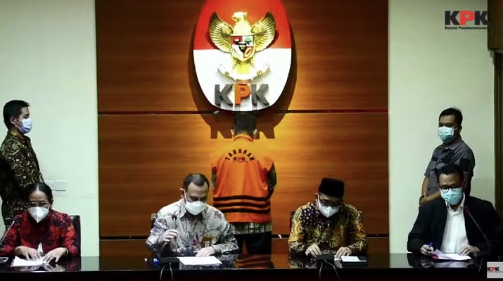 Konferensi Pers Penetapan dan Penahanan Tersangka Dugaan Tipikor di Lingkungan Ditjen Pajak. Konferensi Pers Penetapan dan Penahanan Tersangka Dugaan Tipikor di Lingkungan Ditjen Pajak.