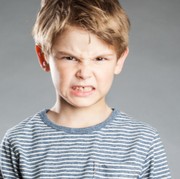 Anak Memiliki Kebiasaan Berteriak dan Membentak? Berikut Penyebabnya!