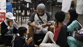 FOTO: Padat Antrean di Pelabuhan Merak H-2 Larangan Mudik Data Posko Pelabuhan Merak menyebutkan sejak 28 April hingga 3 Mei 2021 terjadi peningkatan jumlah pemudik mencapai 180.044 orang.