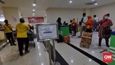FOTO : Ramai Terminal Pulo Gebang Jelang Larangan Mudik Sejumlah calon pemudik terpantau ramai di Terminal Pulo Gebang pada Selasa (4/5) jelang larangan mudik yang mulai berlaku pada 6 Mei mendatang.