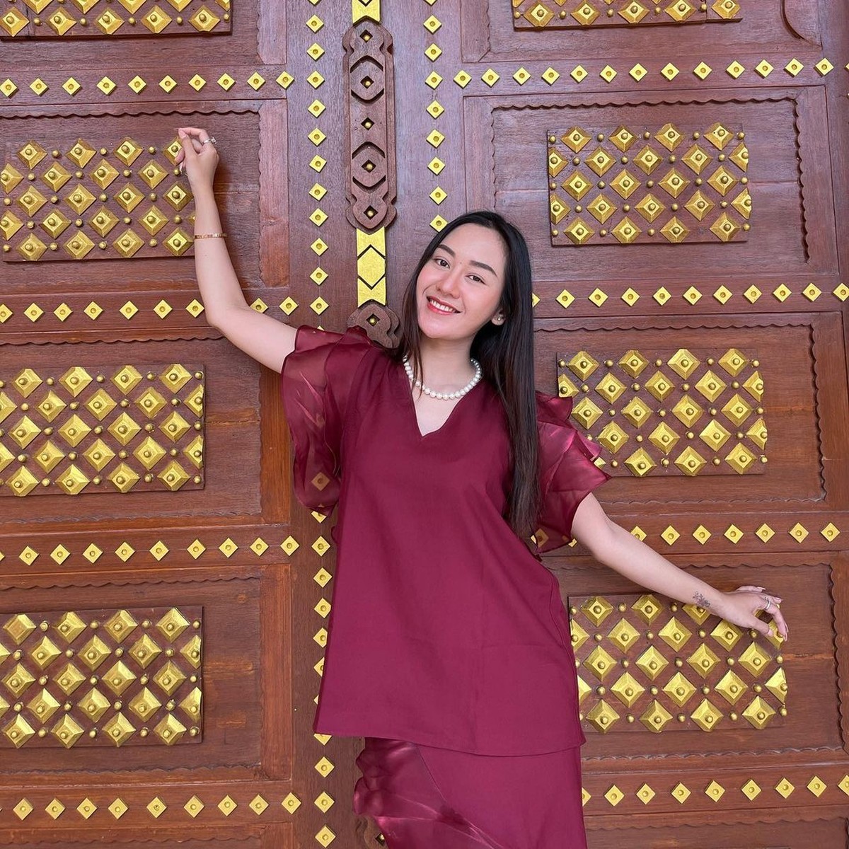 Nama Rizuka Amor sedang mencuri perhatian publik karena dikatakan merebut suami Dokter Irene&period; Yuk kita lihat potret Rizuka Amor&excl;
