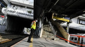 KRL Beroperasi Kembali di Stasiun Tanah Abang Selasa Sore