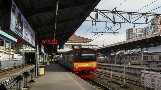 Pembangunan stasiun KRL di kawasan JIS, Jakarta Utara, sudah mencapai 30 persen. Proyek ini ditargetkan rampung pada April 2024.