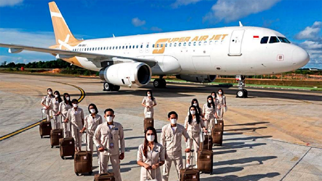 Dunia penerbangan Indonesia akan kedatangan pemain baru yakni Super Air Jet (SAJ). Berikut rincian dan tarif maskapai Super Air Jet.