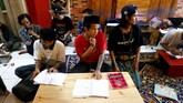 FOTO: Tasawuf Underground, Jalan Tobat Anak Jalanan Uztaz Halim Ambiya membangun pesantren yang ditujukan khusus untuk membantu anak-anak jalanan mengubah hidupnya.