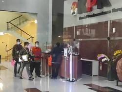 Eks Pejabat Ditjen Pajak Angin Prayitno Ditahan KPK!