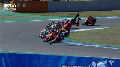 img-title VIDEO: Pembalap Indonesia Gresini Terpental dari Motor