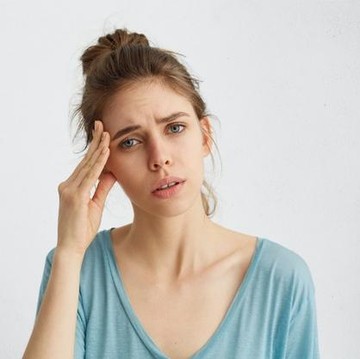 Hati-Hati, 8 Makanan dan Minuman yang Bisa Memicu Migrain