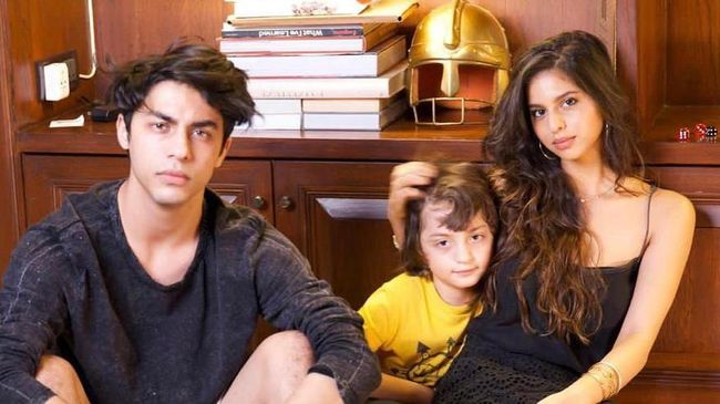 7 Potret Tiga Anak Shah Rukh Khan yang Pesonanya Tak Kalah dari Sang