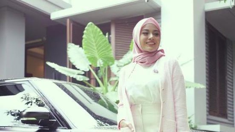 Aurel Hermansyah Berhijab