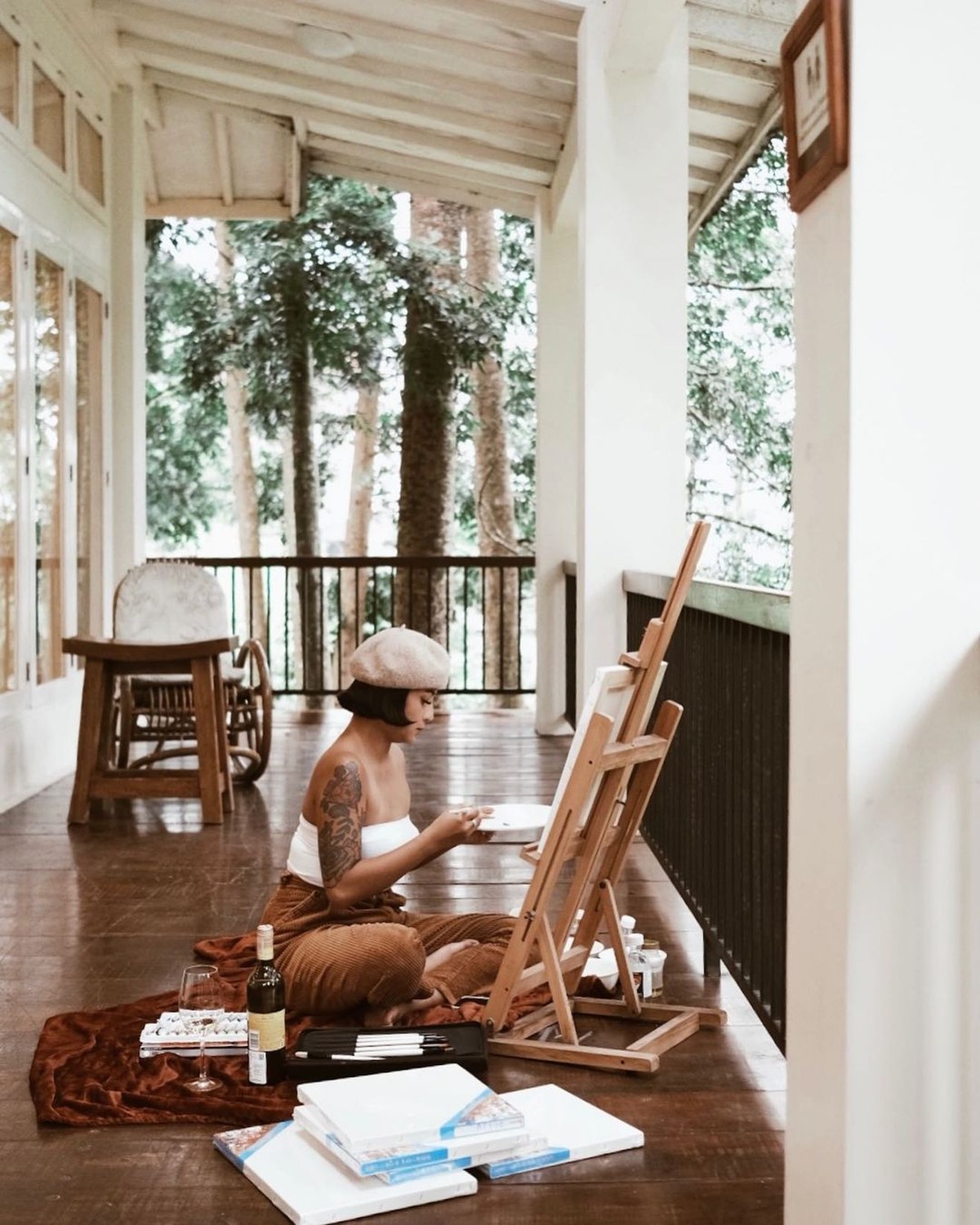 Selebgram ternama Awkarin mempunyai banyak kegiatan produktif yang sering ia bagikan di unggahan Instagramnya&period; Yuk kita intip&excl;