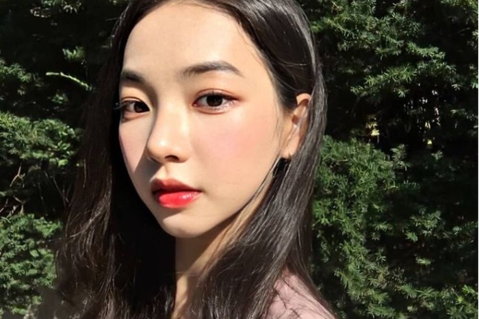 Bahkan sebelum debut, bersama teman-temannya Karina beberapa kali tampil membawakan lagu-lagu girl group k-pop di acara sekolahnya / foto: instagram.com/aespa.karina._