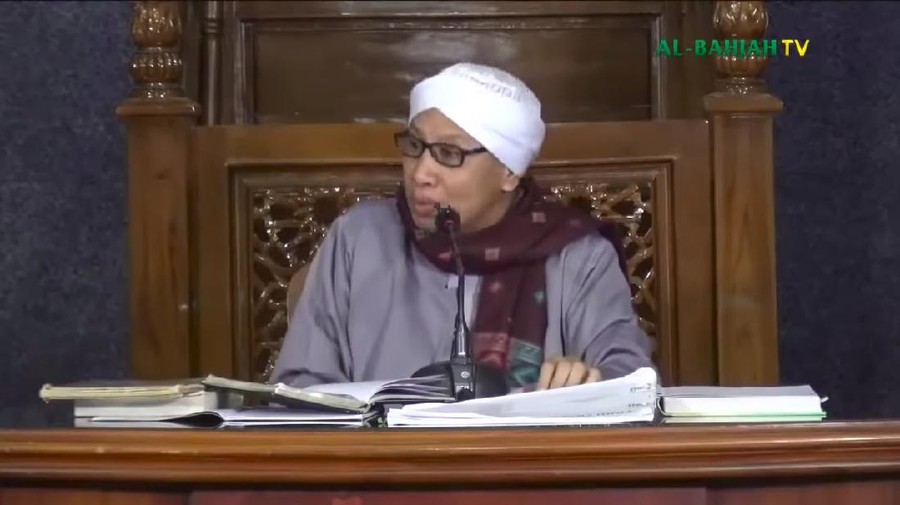 Buya Yahya menjelaskan hukum orang Islam masuk gereja