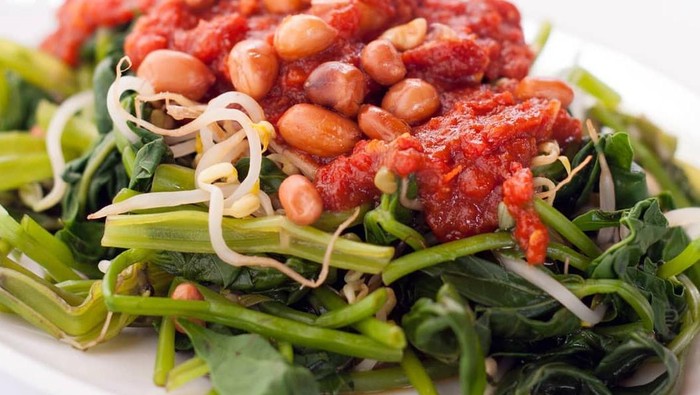Resep Kangkung Plecing Mudan dan Enak!