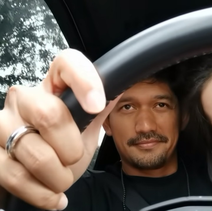 <p>Dalam vlog terbaru, Ibnu Jamil mengajak anak sambungnya, Abigail Cattleya, menghabiskan waktu bersama, Bunda. Abigail adalah putri bungsu Ririn Ekawati. (Foto: YouTube: Jamilo TV)</p>