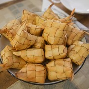 Sejarah dan Makna Ketupat Jadi Sajian Khas Idulfitri, Sudah Ada Sejak Abad 15!