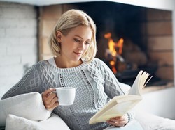 6 Kebiasaan Orang Sukses Sebelum Tidur, Kamu Juga Lakukan?