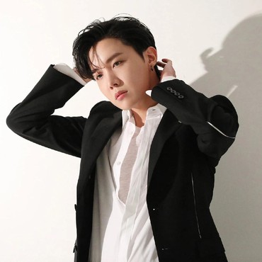 Horeee... J-Hope Sembuh Covid-19 & Segera Susul BTS ke Las Vegas