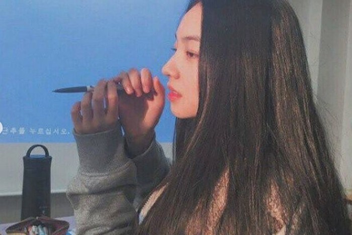 Karina mengaku mendapatkan tawaran untuk bergabung dengan SM Entertainment melalui DM yang dikirim oleh salah satu staff SM ke akun media sosial pribadinya saat itu / foto: instagram.com/aespa.karina._