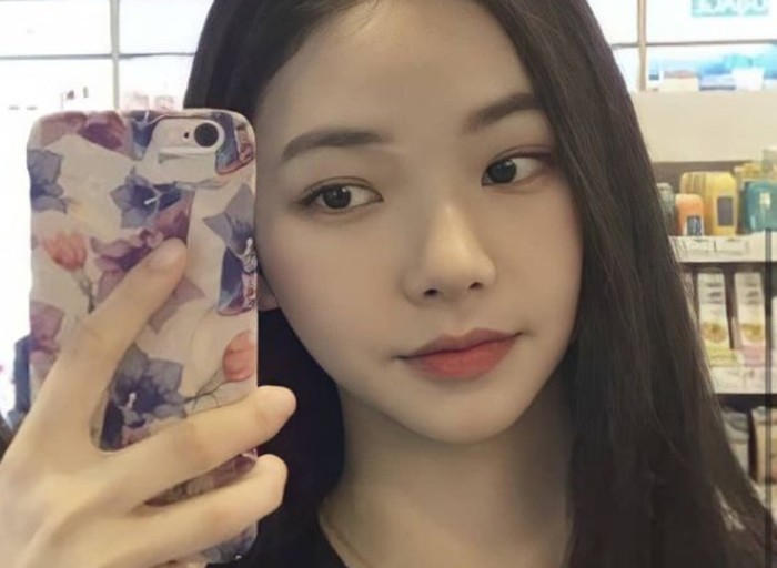 Karina punya nama asli Yoo Jimin, dan lahir pada tanggal 11 April 2000 / foto: instagram.com/aespa.karina._