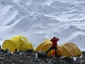 Lonjakan Covid-19 di Nepal, Puluhan Pendaki Everest Positif