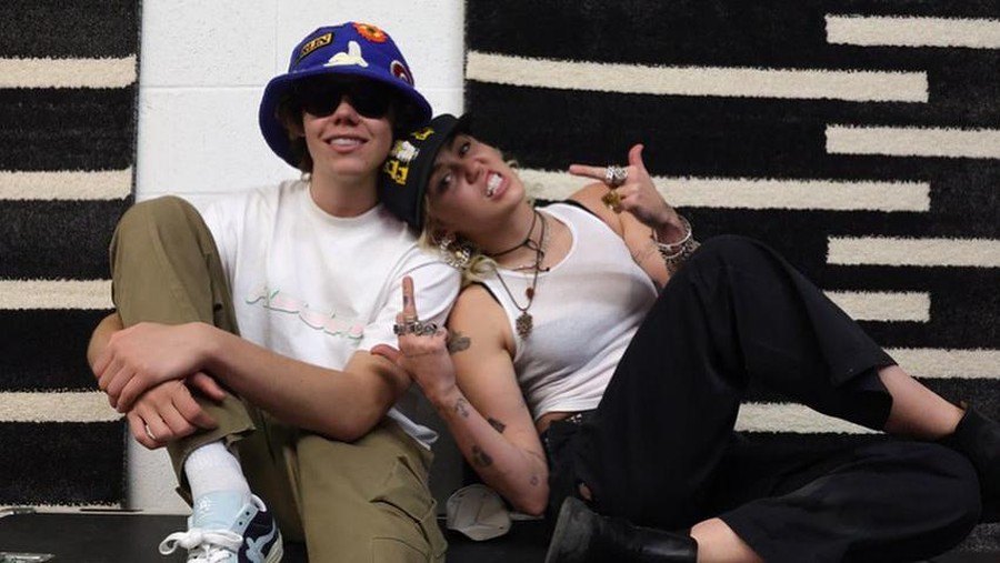 Lirik Lagu Without You - The Kid LAROI feat. Miley Cyrus