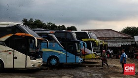 36 Bus Langgar Aturan saat PPKM Darurat Diamankan Polisi