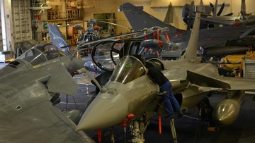 Di Lanud Halim kemarin, KSAU Marsekal Fadjar Prasetyo memastikan keinginan TNI AU beli Rafale dan F-15 EX, sementara rencana Sukhoi Su-35 ditinggalkan.