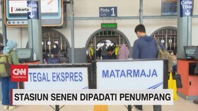 VIDEO: Stasiun Senen Dipadati Penumpang