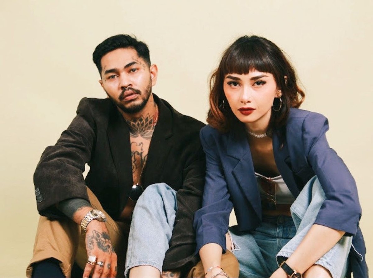 Onadia Leonardo dan Beby Prisillia merupakan pasangan suami istri yang beda agama&period; Yuk kita tengok keharmonisannya&excl;