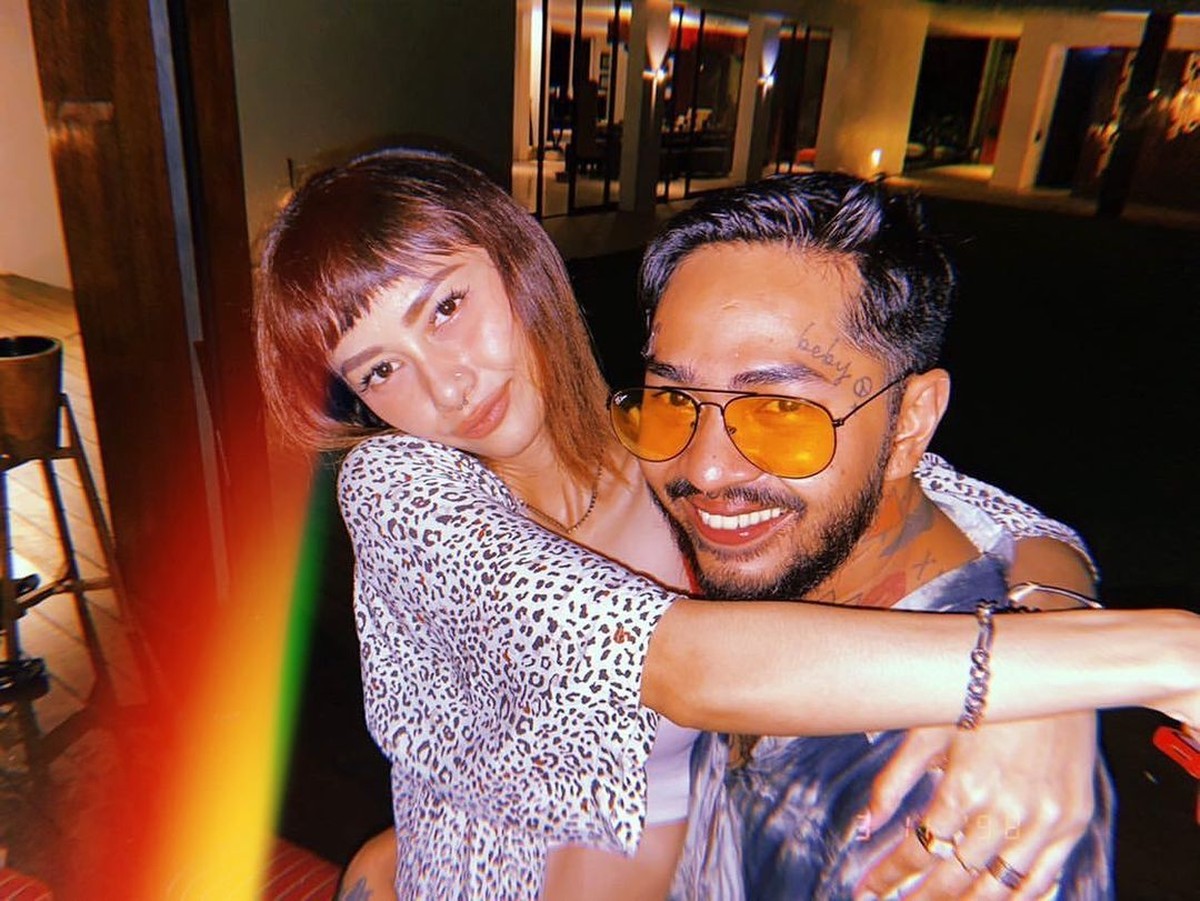 Onadia Leonardo dan Beby Prisillia merupakan pasangan suami istri yang beda agama&period; Yuk kita tengok keharmonisannya&excl;