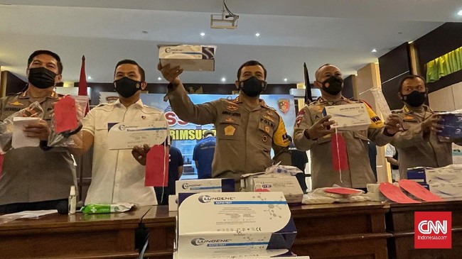 Sejauh ini Polda Jawa Tengah telah menangkap tiga orang yang diduga terlibat bisnis antigen ilegal bermerk Clungene dan Speedcheck.