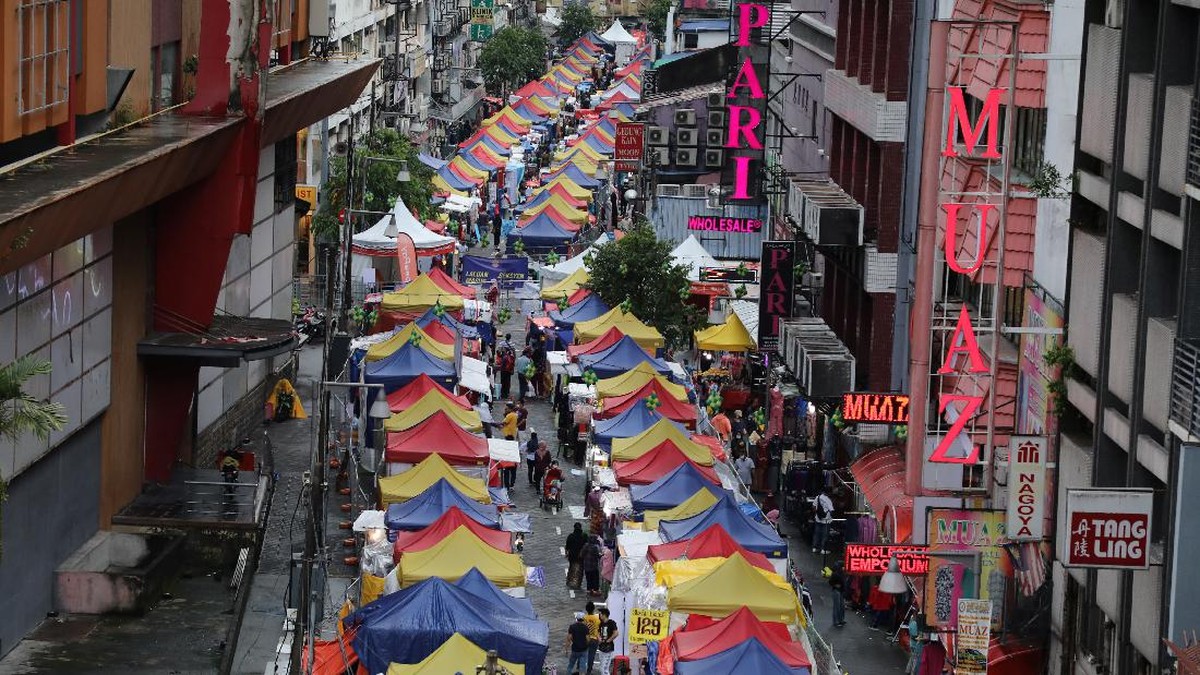FOTO: Kembalinya Semarak Pasar Ramadan Tertua di Malaysia
