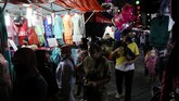 FOTO: Kembalinya Semarak Pasar Ramadan Tertua di Malaysia Salah satu pasar Ramadan tertua di Malaysia kembali digelar. Pasar yang digelar di Kampung Baru itu memiliki kedekatan tersendiri dengan masyarakat sekitar.