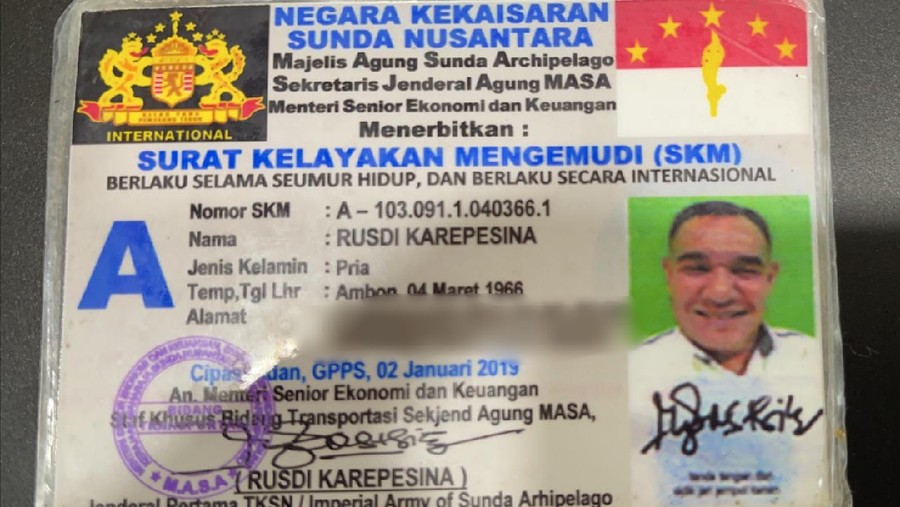 SIM 'Negara Kekaisaran Sunda Nusantara' milik pengemudi Pajero.