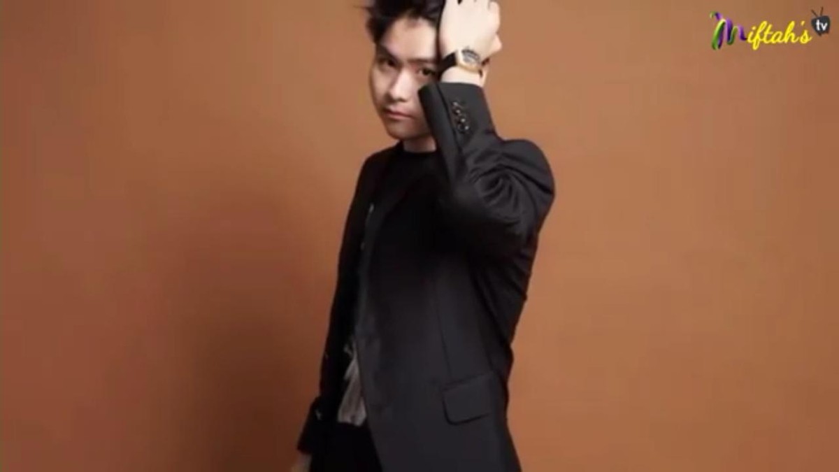 Kapten Vincent menuding istrinya&comma; Novita selingkuh dengan seorang berondong&period; Yuk kita intip sosok berondong yang diduga pebinor tersebut&excl;