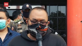 VIDEO: Polisi Tangkap Pria Membodohkan Pemakai Masker