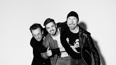 img-title U2 Kolaborasi dengan Martin Garrix Bikin Lagu Resmi Euro 2020