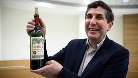 Wine yang Pernah Dibawa ke Luar Angkasa Bakal Dijual Rp14,5 M