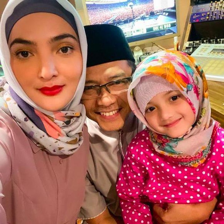 <p>Masih edisi Ramadhan, Arsy tampak menggemaskan menggunakan hijab seperti perempuan Turki ya? (Foto: Instagram @ashanty_ash)</p>