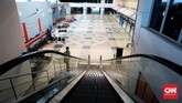 FOTO : Bandara SMB II Palembang Sepi Hari ke-1 Larangan Mudik Bandara Sultan Mahmud Badarudin (SMB) II Palembang sepi penumpang pada hari pertama penerapan larangan mudik. Kursi-kursi tunggu kosong, pos pelayanan lengang.