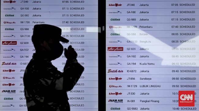 FOTO : Bandara SMB II Palembang Sepi Hari ke-1 Larangan Mudik